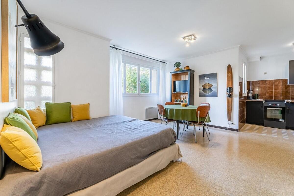 Le Marignan- Studio Plein Centre Кассі Екстер'єр фото